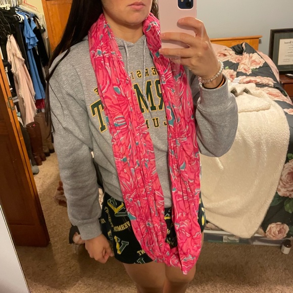 Lilly Pulitzer pink scarf - Picture 6 of 8